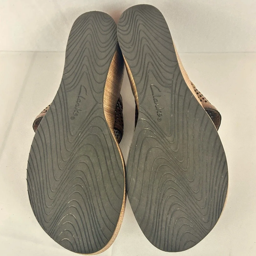 Clarks‎ Collection Brown Perforated Flip Flop Wedge Sandals Womens 8M